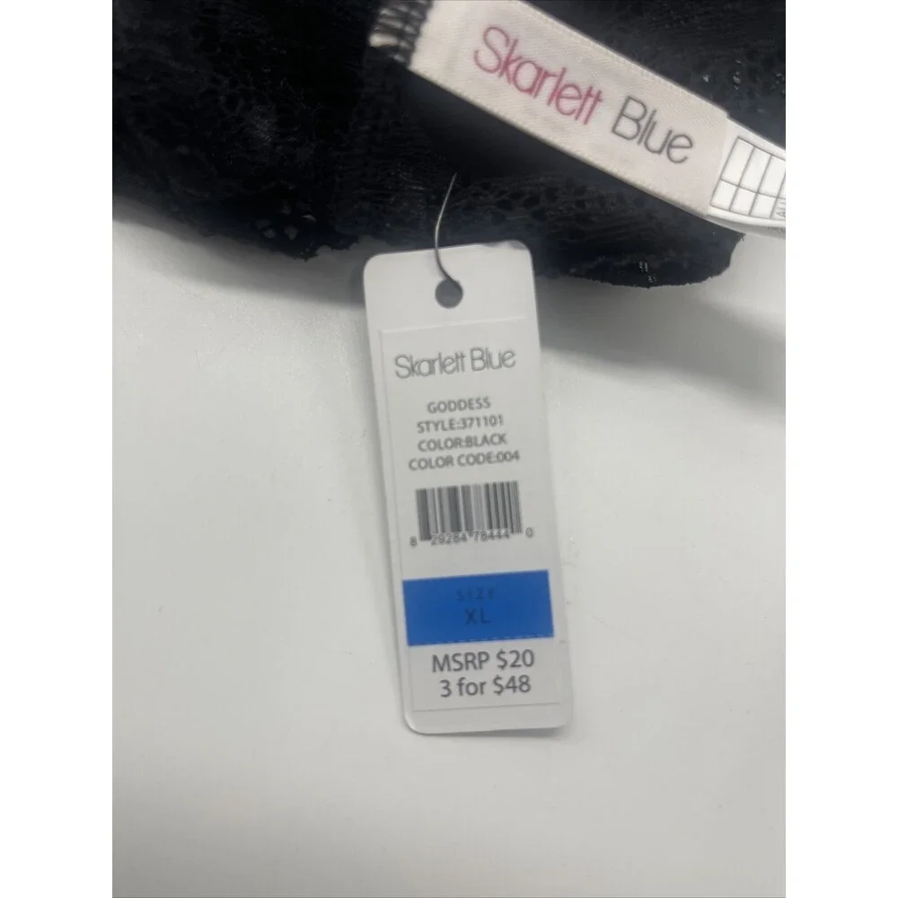 Skarlett Blue stay sexy